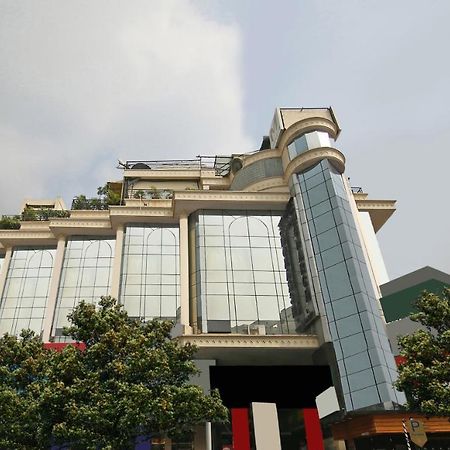 ザ モナーク ホテル バンガロール エクステリア 写真